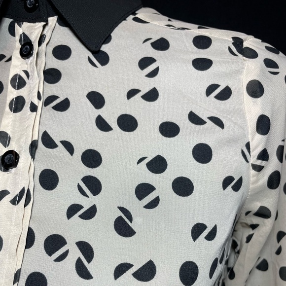 BCBG Stylish beige polka dot top - Picture 5 of 7